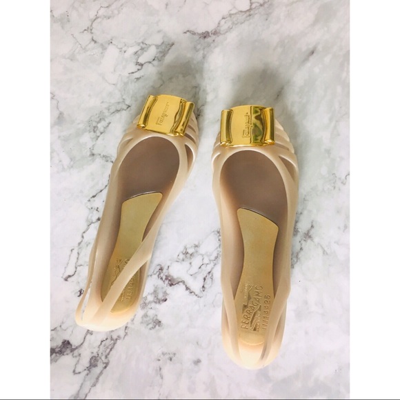 ferragamo nude flats